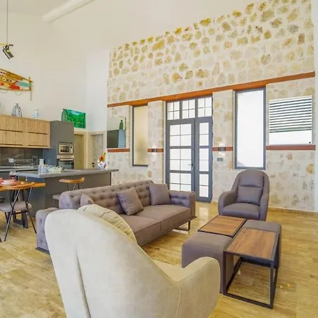 Lorin Villa *