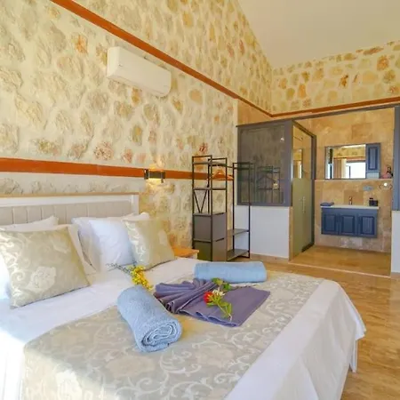 Lorin Villa *